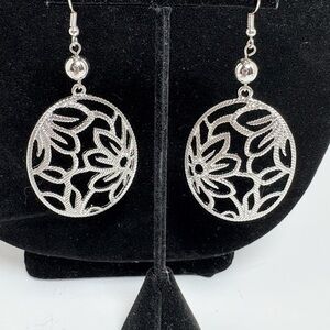 Elegant Silver Tone Cut-Out  Floral Dangle Earrings